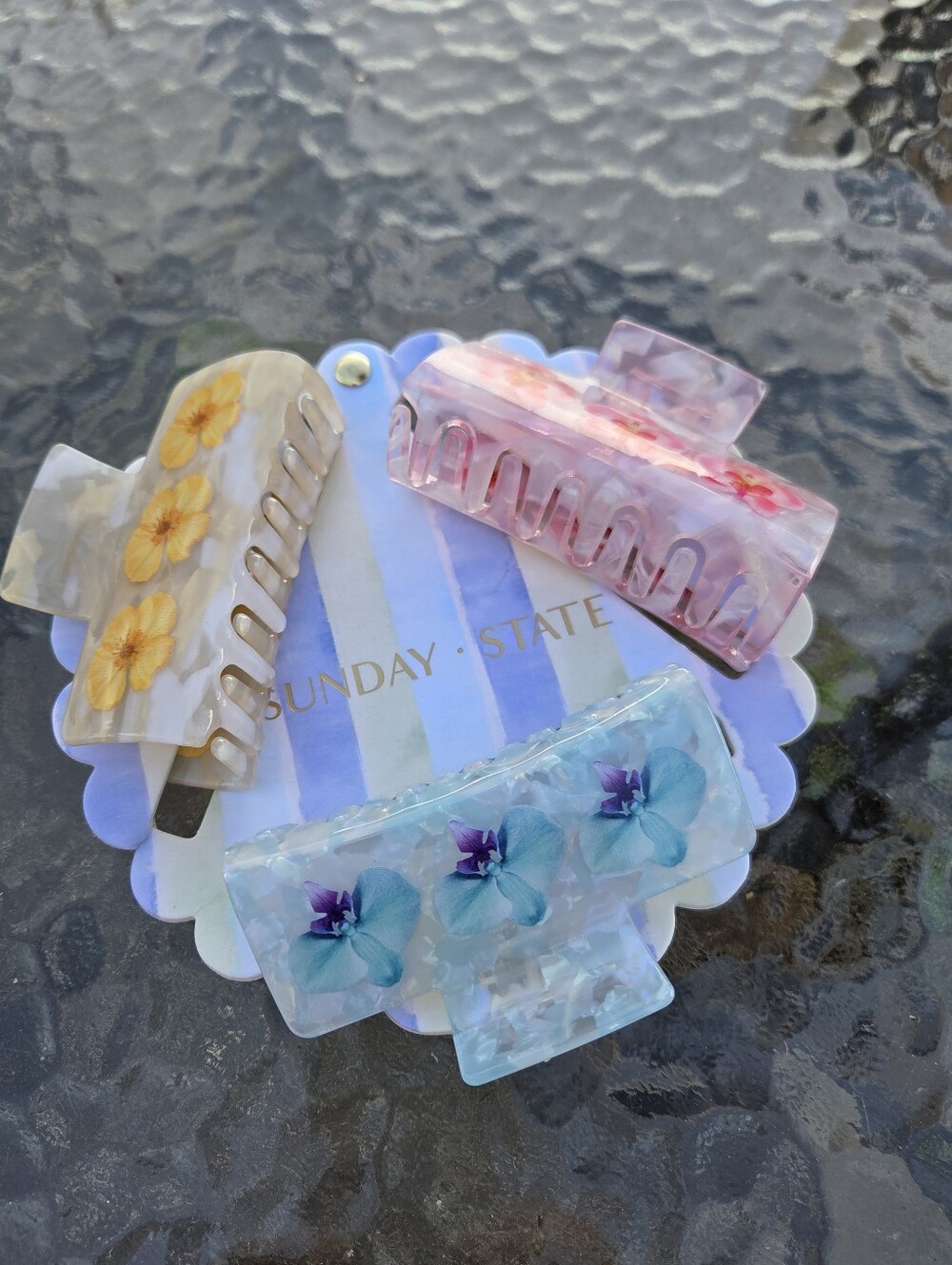 Sunday State Floral Resin Hair Claw Clip - Blue Floral